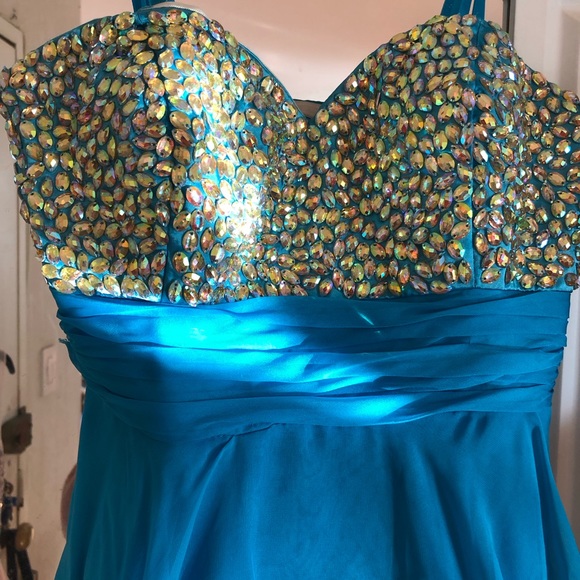 La Femme dress for prom and similar occasions, size 00. - Picture 3 of 9